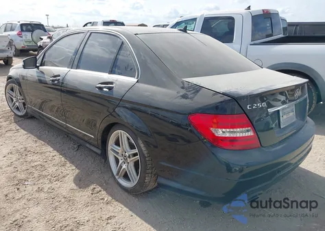 2013 Mercedes-Benz C 250 Sport из США, поврежденный, VIN WDDGF4HBXDR256194